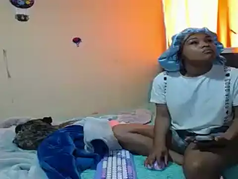 Snapshot of katty_ebonny chatting on March 10, 6:45 pm katty ebonny online show from March 10, 6:45 pm