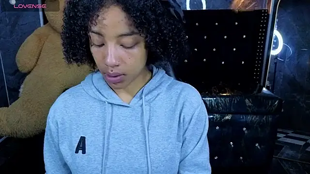 Violeth b online show from March 23, 1:04 pm