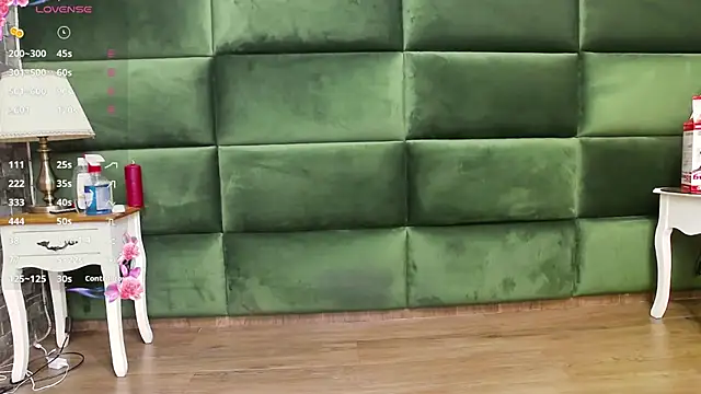 Snapshot of SelenSummer chatting on November 3, 7:59 pm SelenSummer online show from November 3, 7:59 pm