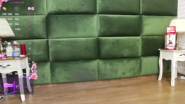 Snapshot of SelenSummer chatting on November 11, 7:58 pm SelenSummer online show from November 11, 7:58 pm