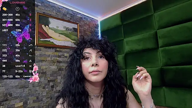 Snapshot of SelenSummer chatting on April 5, 3:47 am SelenSummer online show from April 5, 3:47 am