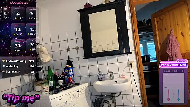 Snapshot of elina_may chatting on December 14, 1:59 pm elina may online show from December 14, 1:59 pm