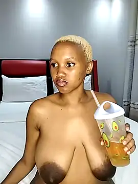 Snapshot of Sego_TeeTee chatting on March 15, 11:28 pm Sego TeeTee online show from March 15, 11:28 pm