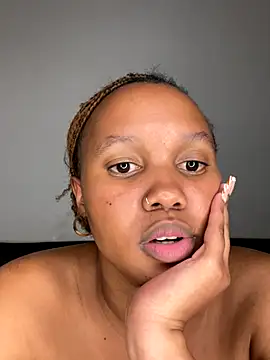 Snapshot of Sego_TeeTee chatting on October 2, 10:17 pm Sego TeeTee online show from October 2, 10:17 pm