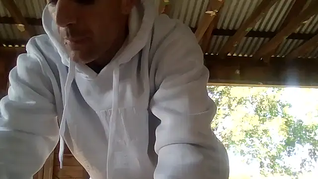 Snapshot of ausbod chatting on May 22, 1:13 am ausbod online show from May 22, 1:13 am