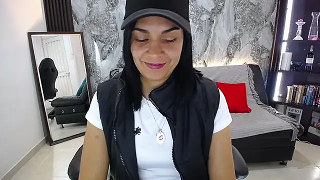 Snapshot of Carlota_milf_30 chatting on October 19, 2:18 pm Carlota milf 30 online show from October 19, 2:18 pm