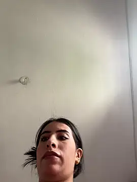 Snapshot of IssabellaLopez chatting on May 20, 4:46 pm IssabellaLopez online show from May 20, 4:46 pm