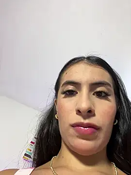 Snapshot of IssabellaLopez chatting on May 26, 3:41 pm IssabellaLopez online show from May 26, 3:41 pm