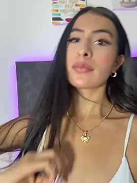Snapshot of IssabellaLopez chatting on June 10, 5:01 pm IssabellaLopez online show from June 10, 5:01 pm