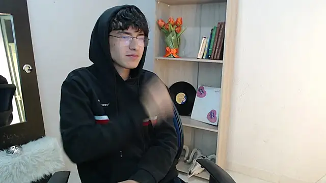 Jeam hot online show from January 3, 1:38 am