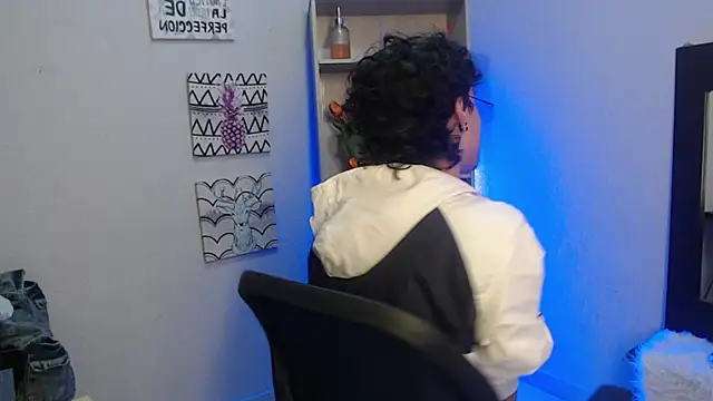 Jeam hot online show from January 12, 1:32 am