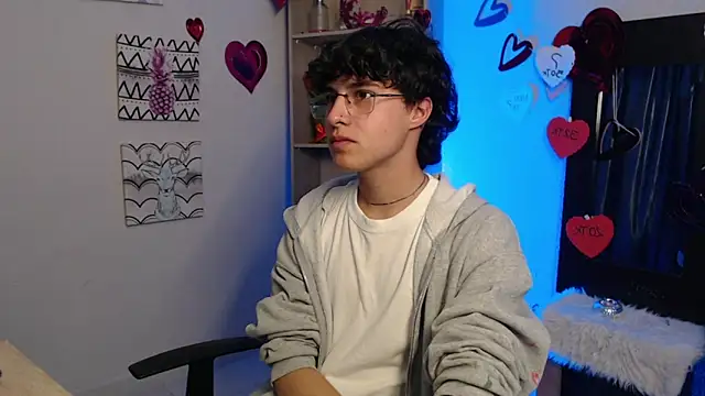 Jeam hot online show from February 18, 9:42 pm