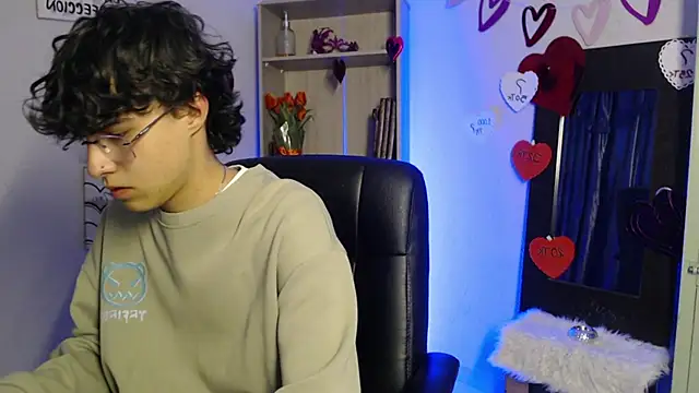 Jeam hot online show from February 22, 9:15 pm