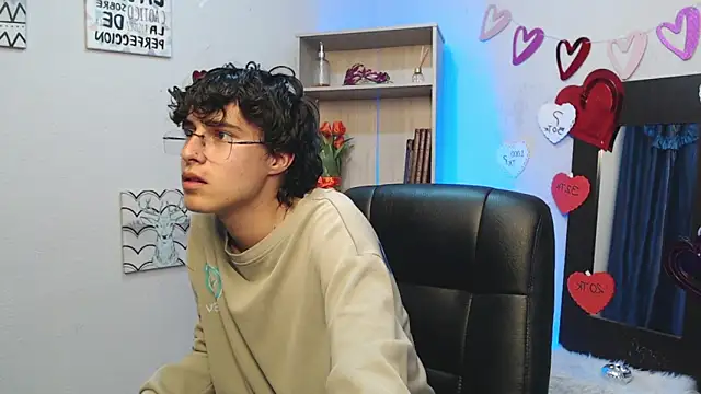 Jeam hot online show from March 3, 9:05 pm