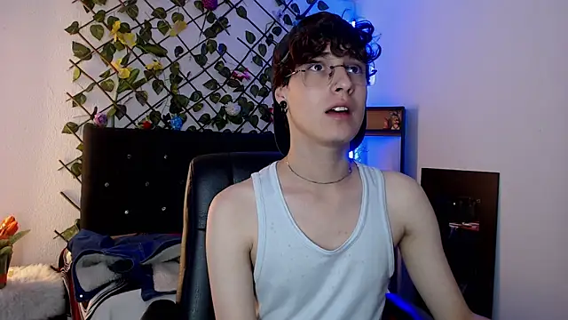 Jeam hot online show from December 18, 9:54 pm