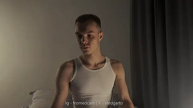 Snapshot of fromed chatting on October 15, 10:43 pm fromed online show from October 15, 10:43 pm