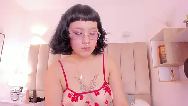 Haru Bonny online show from December 13, 8:04 pm