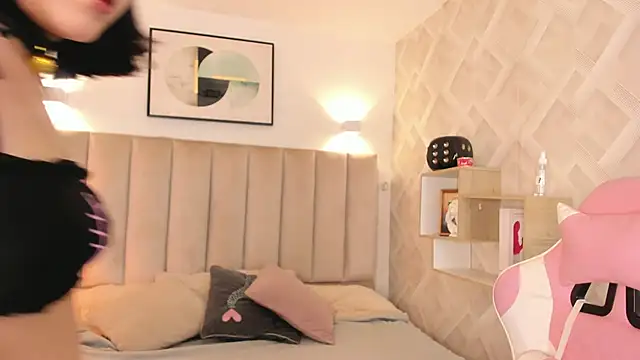 Haru Bonny online show from April 20, 8:32 pm