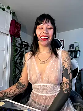 EemaHaruki online show from October 18, 9:15 pm