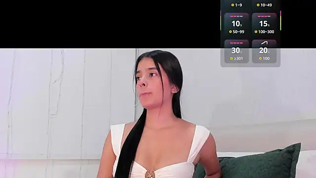 Isaa Queen online show from October 17, 7:38 pm