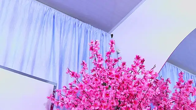 AlliciaKim online show from April 28, 12:32 pm