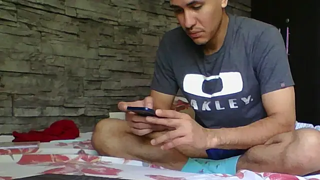 Snapshot of Sexylatin64 chatting on April 20, 3:15 pm Sexylatin64 online show from April 20, 3:15 pm