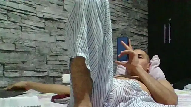 Snapshot of Sexylatin64 chatting on May 31, 4:09 am Sexylatin64 online show from May 31, 4:09 am