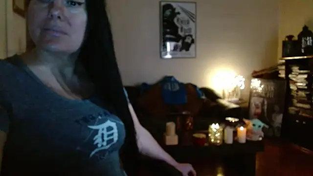 mandaloriangirls online show from March 11, 8:04 pm