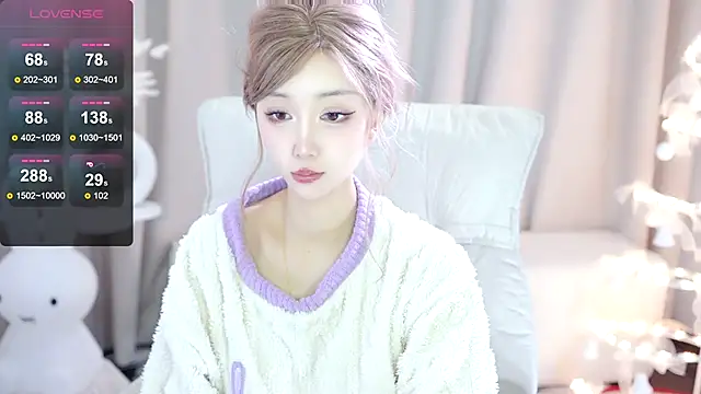 UUKiss  online show from February 22, 2:08 pm