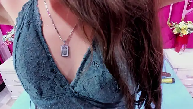 Mariana Benett online show from January 23, 12:35 am