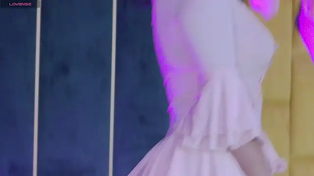 GiuliaHarvey online show from November 11, 3:56 pm