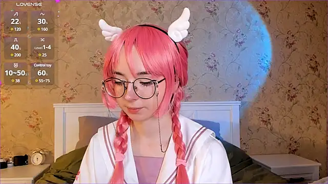 Snapshot of Nora_Failure chatting on December 9, 11:04 am Nora Failure online show from December 9, 11:04 am