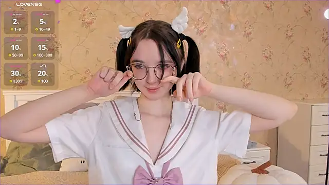 Snapshot of Nora_Failure chatting on December 19, 4:34 am Nora Failure online show from December 19, 4:34 am