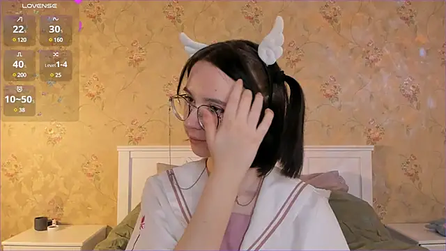 Snapshot of Nora_Failure chatting on December 19, 11:07 am Nora Failure online show from December 19, 11:07 am