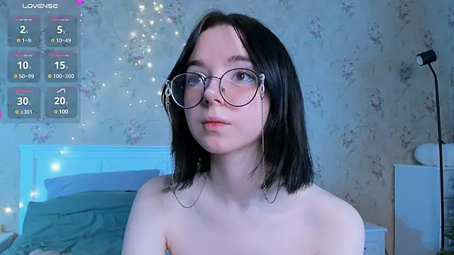 Snapshot of Nora_Failure chatting on January 6, 8:03 am Nora Failure online show from January 6, 8:03 am