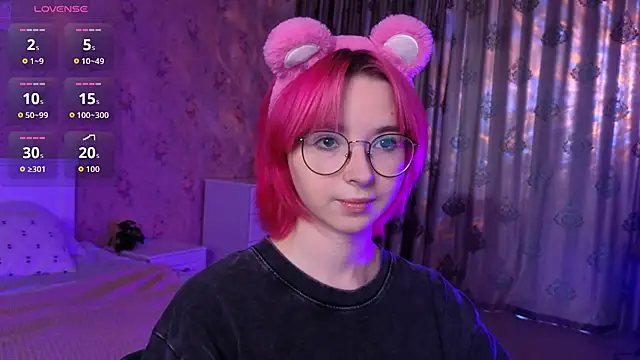 Snapshot of Nora_Failure chatting on September 13, 10:04 am Nora Failure online show from September 13, 10:04 am