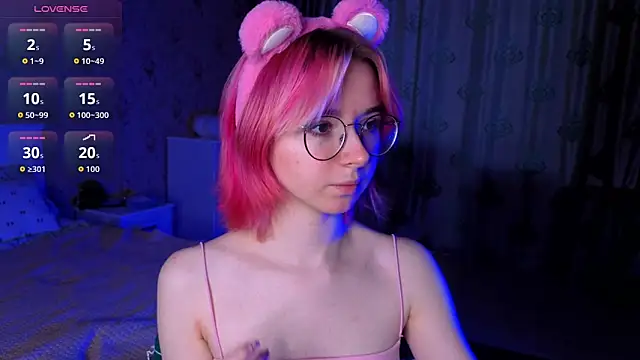 Snapshot of Nora_Failure chatting on October 14, 8:59 am Nora Failure online show from October 14, 8:59 am