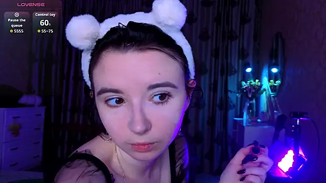 Snapshot of Nora_Failure chatting on November 7, 1:11 pm Nora Failure online show from November 7, 1:11 pm