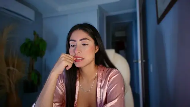 auroracaruso11 online show from September 29, 10:36 pm