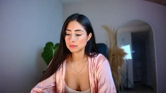 auroracaruso11 online show from December 1, 10:26 pm