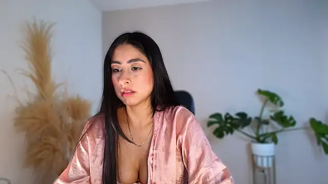 auroracaruso11 online show from April 14, 6:36 pm