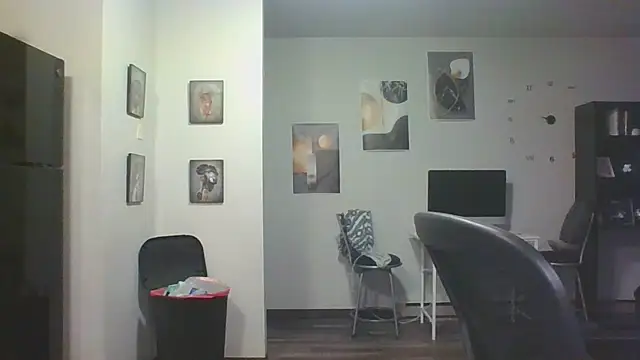 Snapshot of Stayinalive1992 chatting on October 14, 2:12 am Stayinalive1992 online show from October 14, 2:12 am