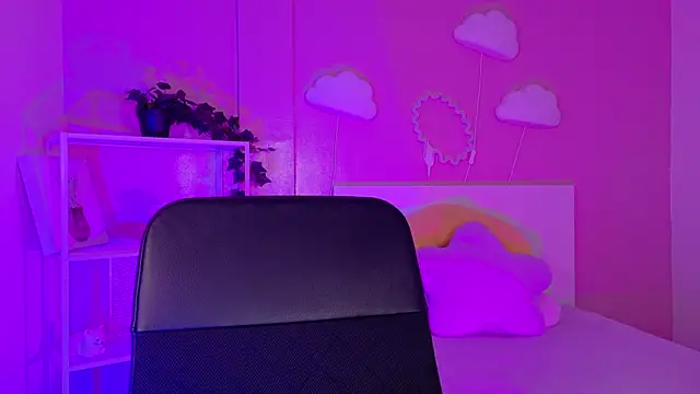 Snapshot of ParisFox_ chatting on January 8, 7:49 pm ParisFox online show from January 8, 7:49 pm