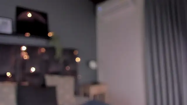 Snapshot of ParisFox_ chatting on February 12, 7:42 pm ParisFox online show from February 12, 7:42 pm