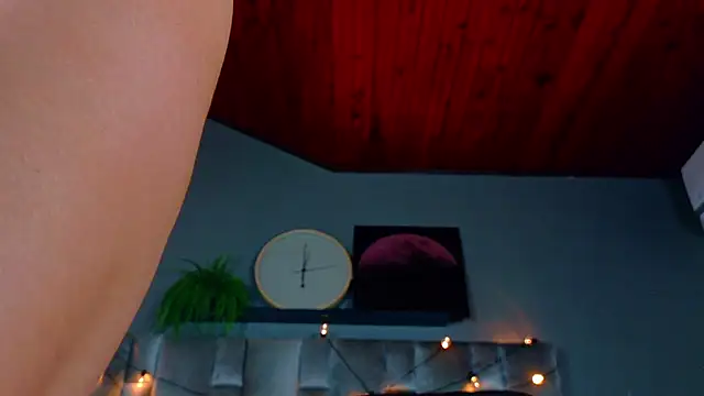 Snapshot of ParisFox_ chatting on March 2, 8:37 pm ParisFox online show from March 2, 8:37 pm