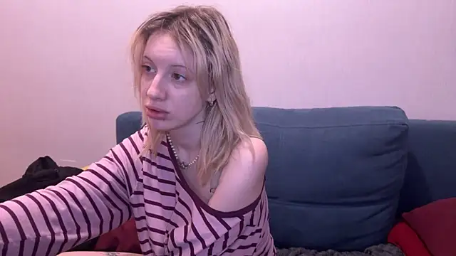 moundliicht1 online show from September 26, 9:30 pm