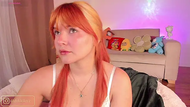 Snapshot of DAKOTA_LOVEE chatting on February 25, 4:44 am DAKOTA LOVEE online show from February 25, 4:44 am