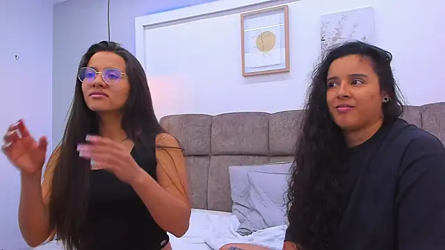 Dilan y Mia online show from January 21, 6:34 pm