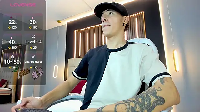 Lobo 17  online show from February 24, 3:37 am