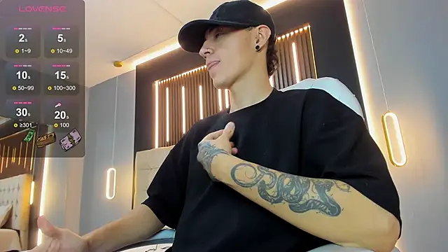 Lobo 17  online show from March 21, 8:41 am